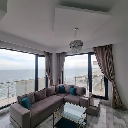 Beach Penthouse アパート ナボダリ
