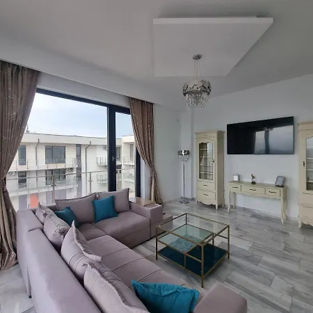 Beach Penthouse アパート